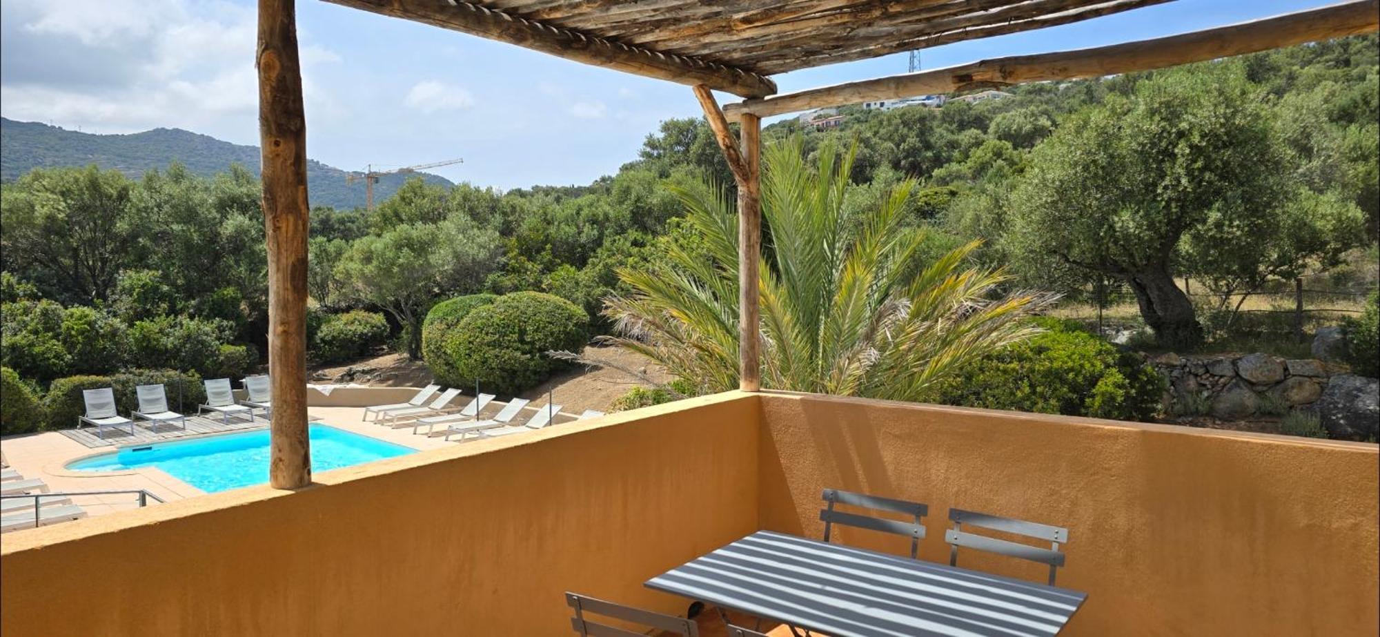 Hotel Cala Di L'Oru Л'Иль-Рус Экстерьер фото