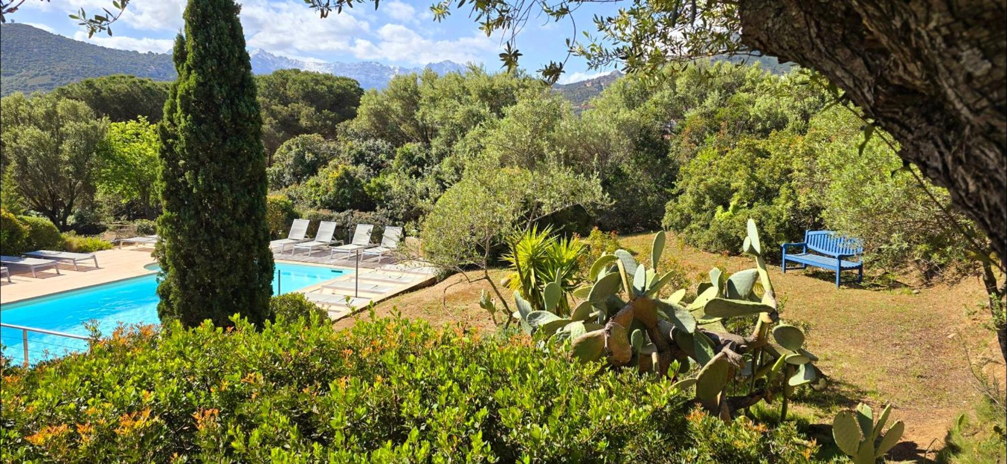 Hotel Cala Di L'Oru Л'Иль-Рус Экстерьер фото