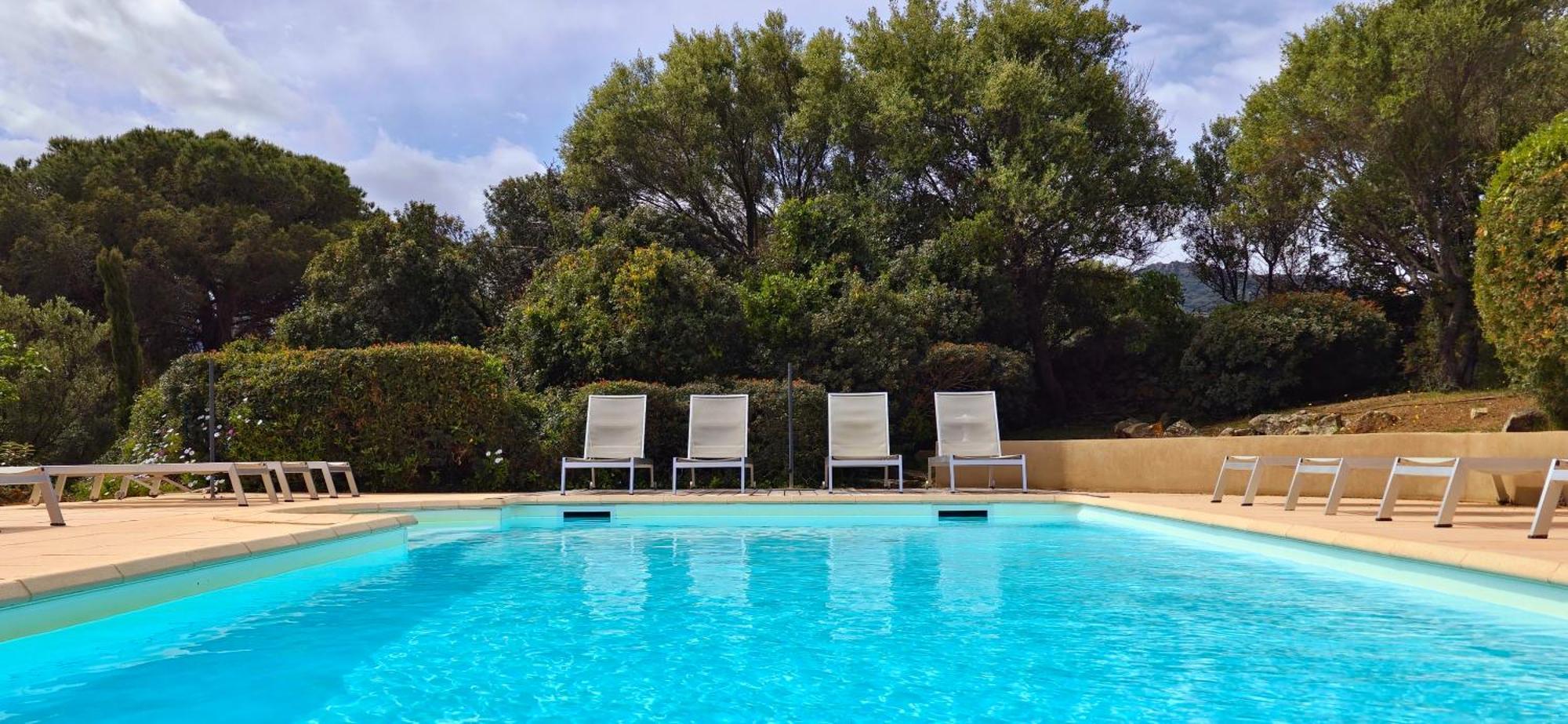 Hotel Cala Di L'Oru Л'Иль-Рус Экстерьер фото